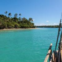 2-Pirogue cruise in Baie de Upi