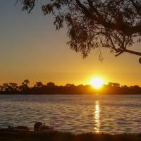 41_Sunset over Cockatoo lake