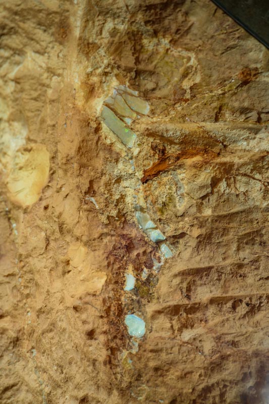 58 - Opal vein Coober Pedy