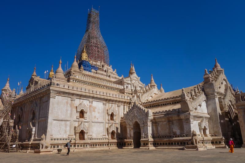 Ananda temple outside