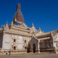 Ananda temple outside