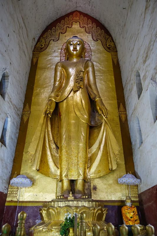 Ananda temple Statue