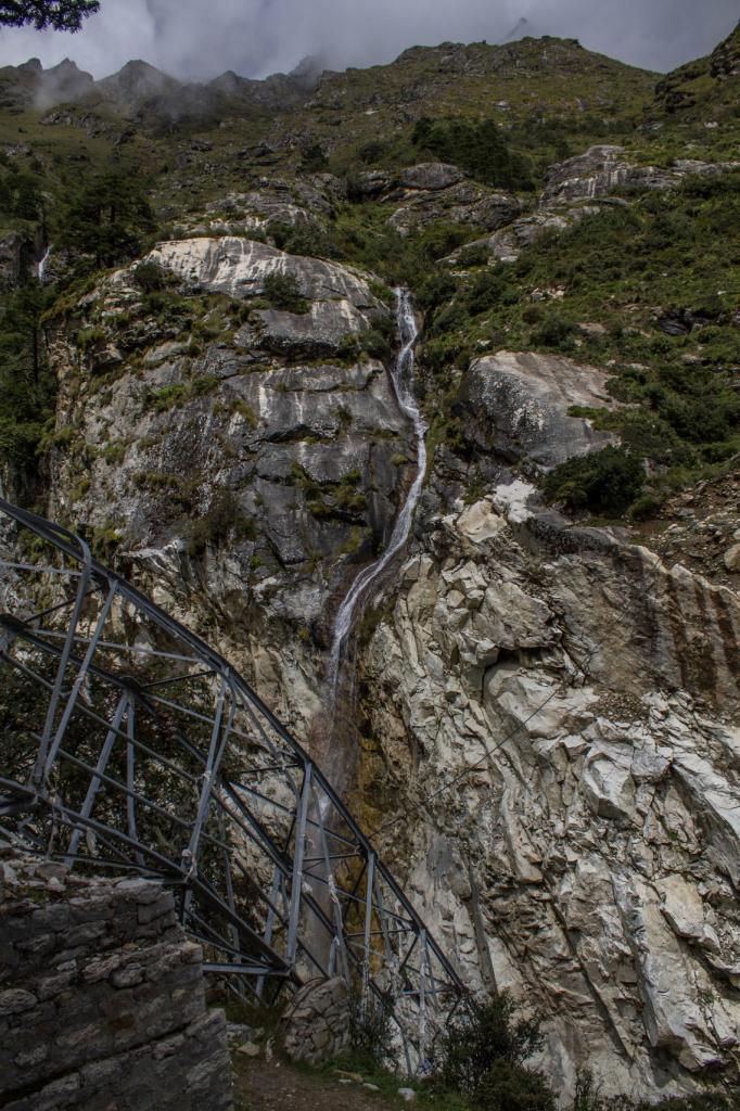 Day 10 Broken bridge on the way to Tengboche