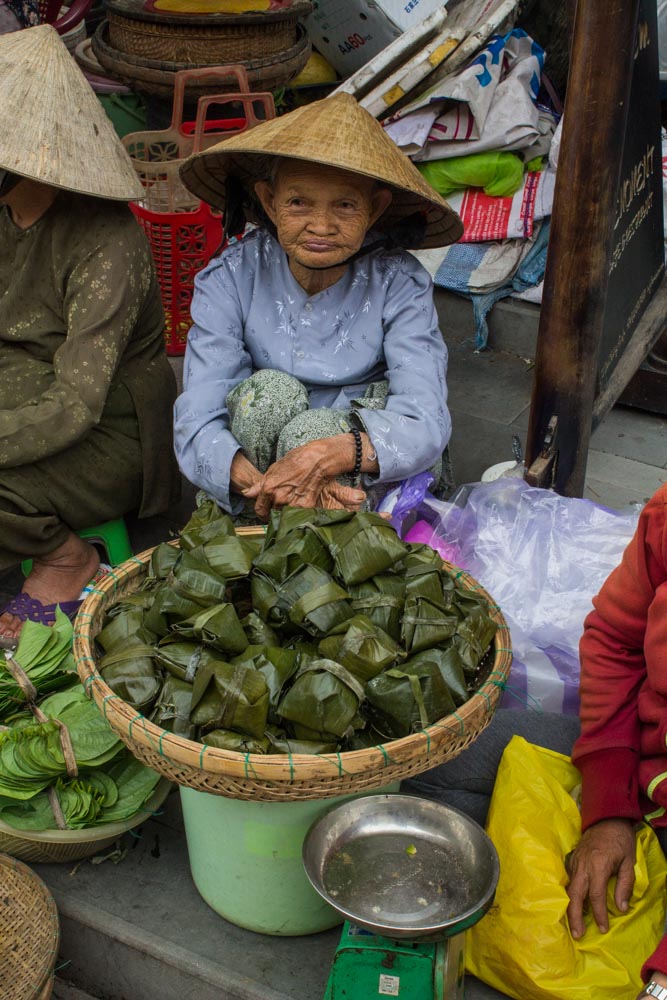 Day 3 - Hoi An market - Old lady 2