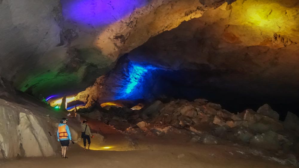 Inside Konglor cave