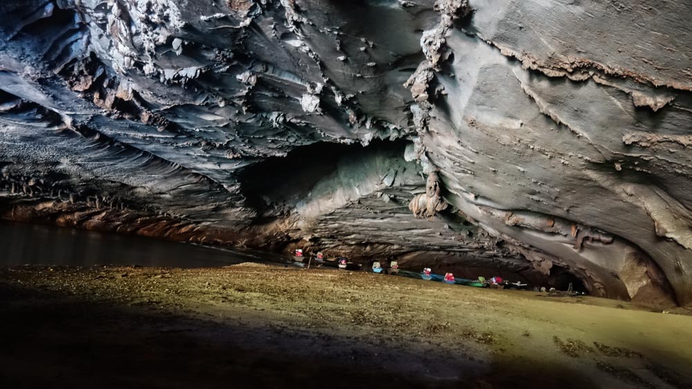 Inside Konglor cave