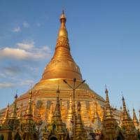 Shwedagon Pagoda at sunset