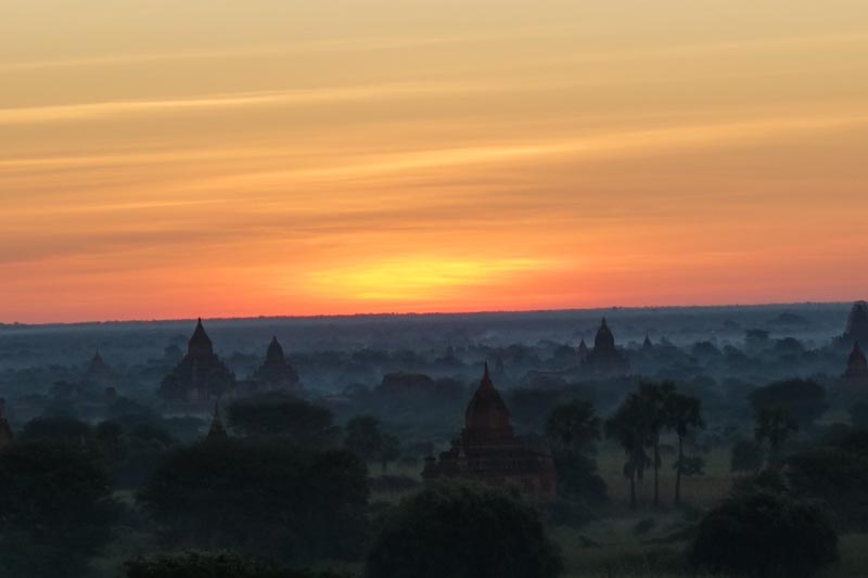 Sunrise over Bagan 4